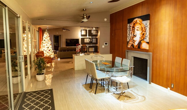 Building Photo - 1423 E San Lorenzo Rd