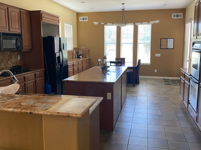 Building Photo - 1 S La Salle St