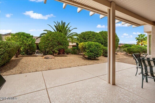 Building Photo - 16232 W Tapatio Dr