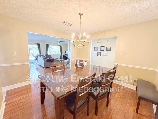 Building Photo - 1126 Bay Ct