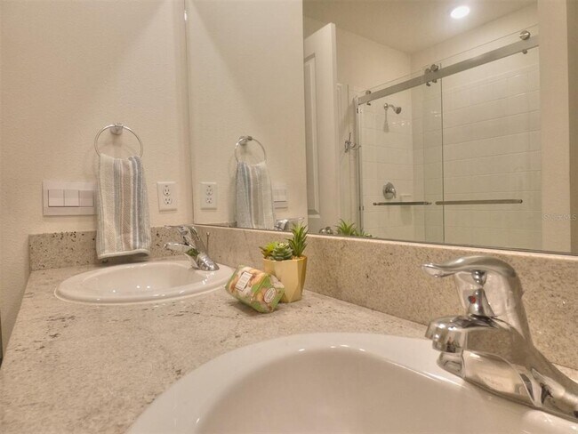 Building Photo - 17014 Oval Rum Dr