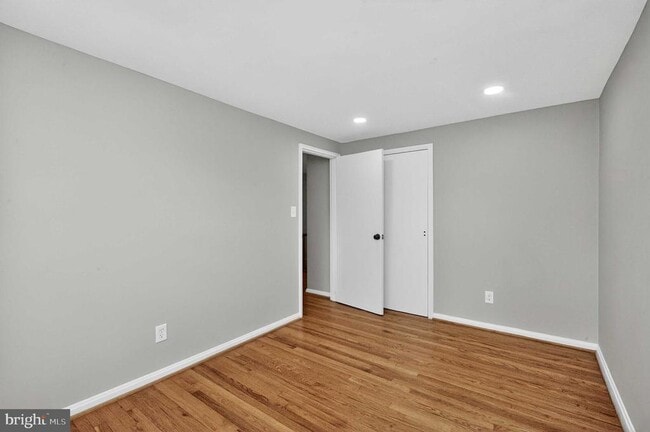 Building Photo - 8 Kennedy St