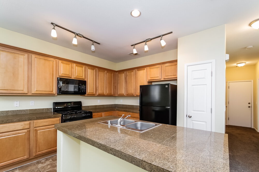 Building Photo - 9841 N Fast Elk St