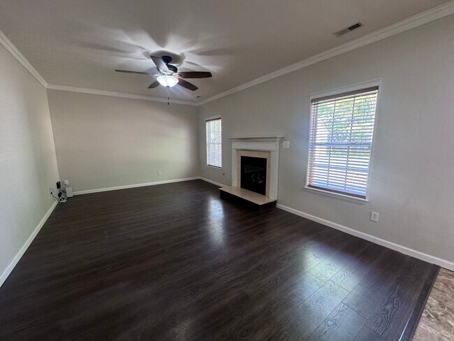 Building Photo - Beautifully Spacious Chesapeake Home