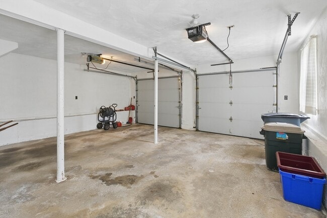 Building Photo - 2 Fairview Dr