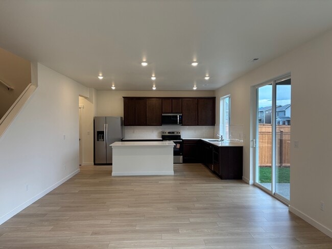 Building Photo - 17058 126th St E