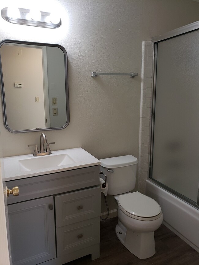 Building Photo - Nice, Cute and Clean!!!