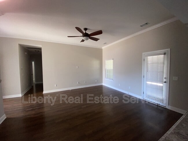 Building Photo - 729 Burke Dr