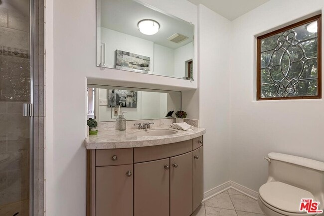 Building Photo - 3595 Wonder View Dr