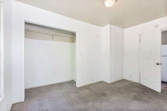 Building Photo - Cozy One bedroom in Great Ogden Location!