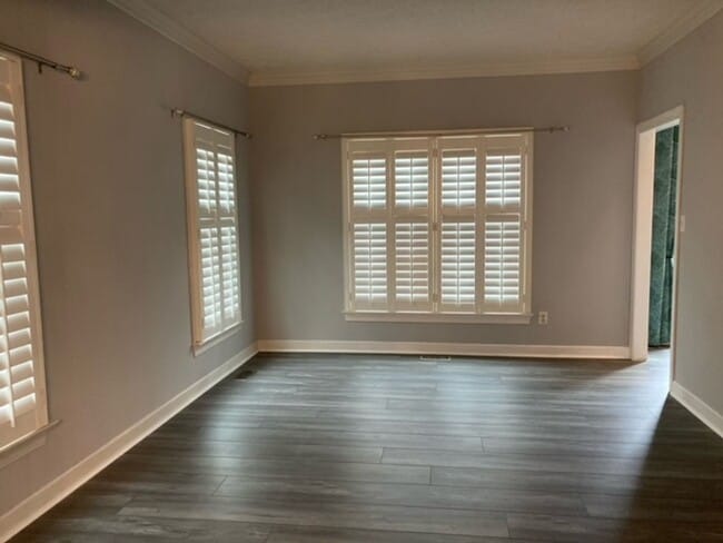 Building Photo - 117 Runaway Ln