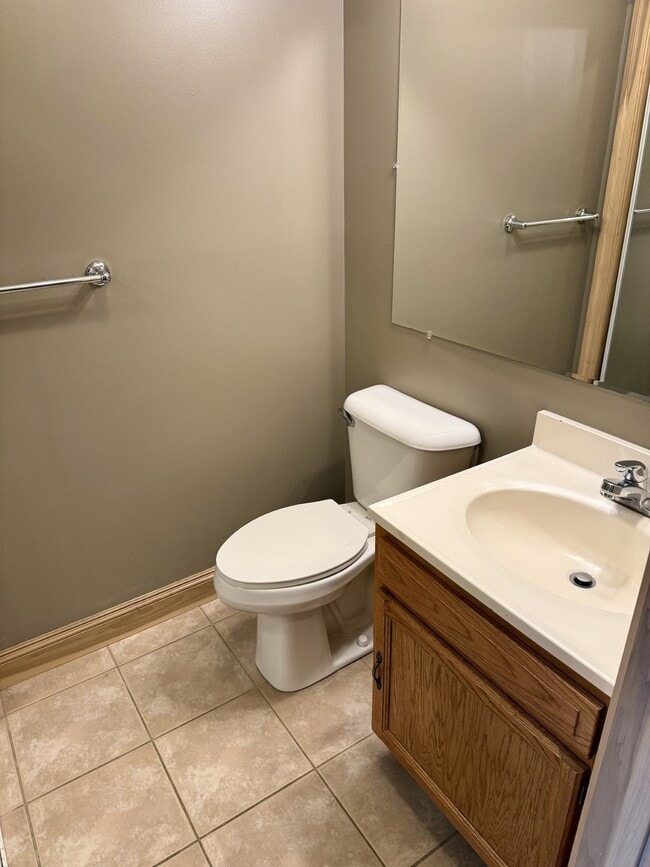 Building Photo - 1616 Spring Valley Dr