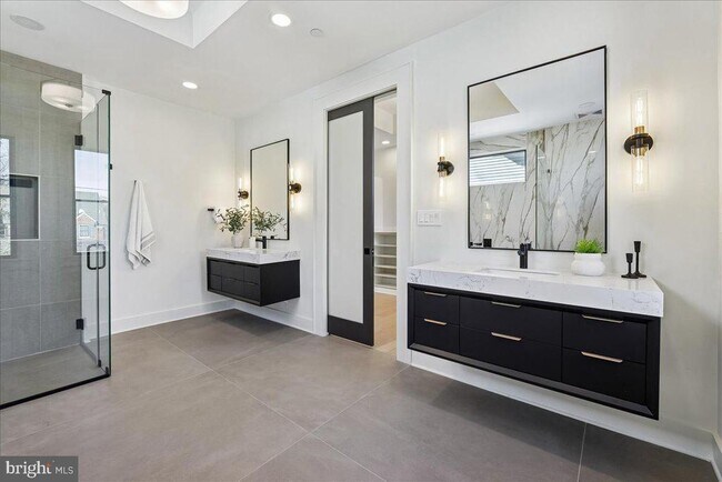 Building Photo - 4428 Albemarle St NW