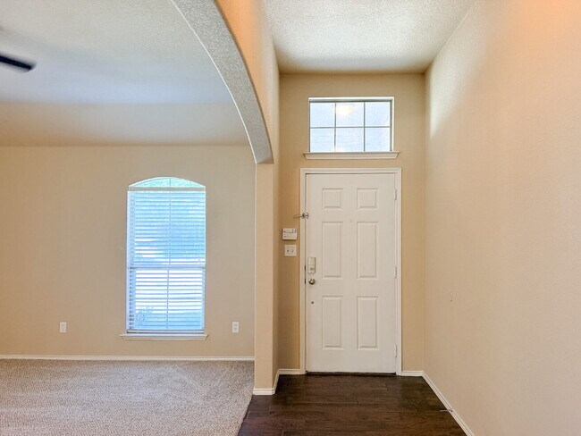 Building Photo - 3 bed, 2 Bath Home in North Fort Worth