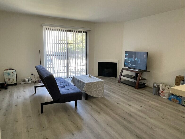 Primary Photo - 112 S St Andrews Pl