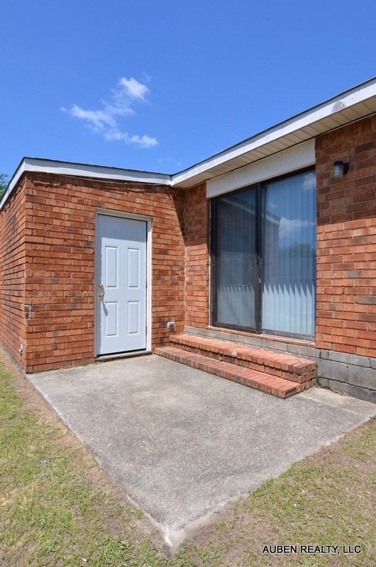 Building Photo - 2311 Walden Dr