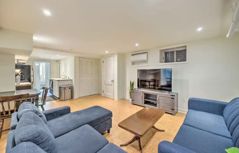 Building Photo - 3301 W Franklin St