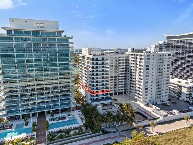 Building Photo - 5801 Collins Ave