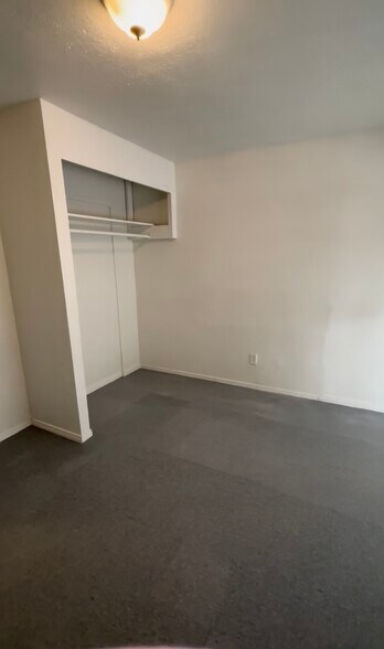2nd bedroom closet - 440 S Mistletoe Ave