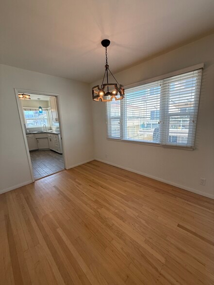 Dining area - 811 S Catalina Ave
