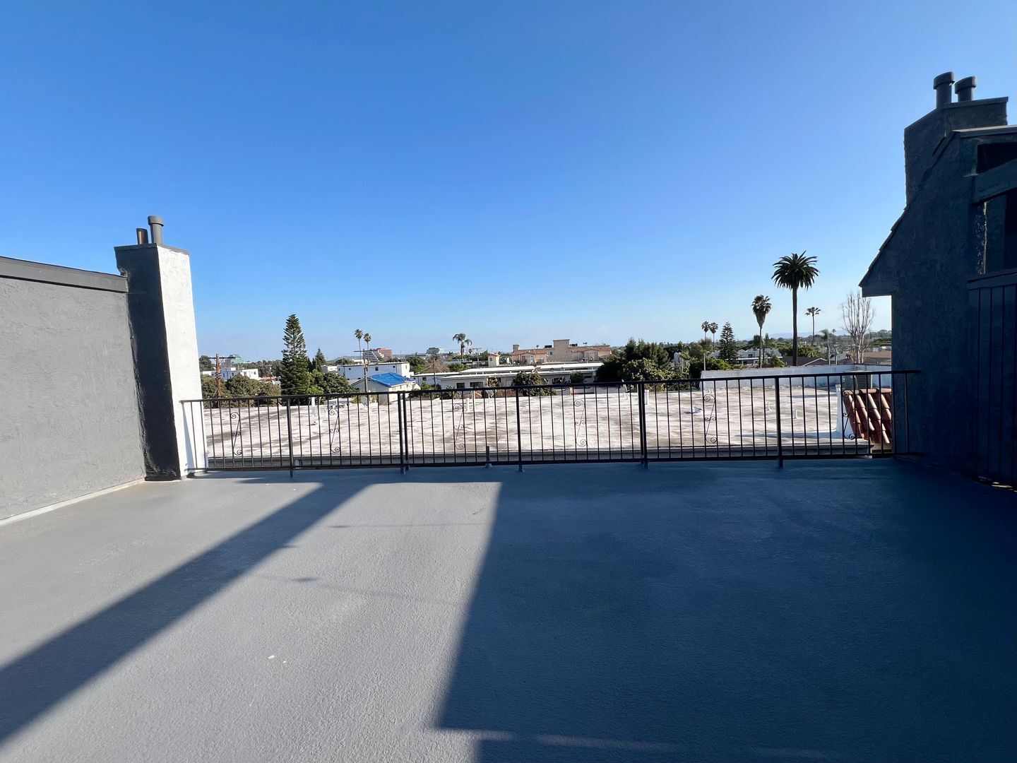 Building Photo - 1444 Centinela Ave