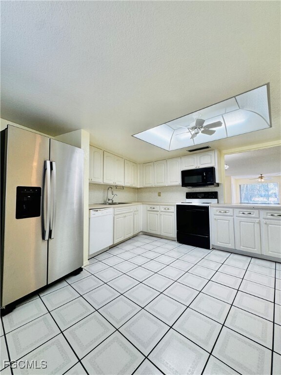 Building Photo - 2264 Winkler Ave