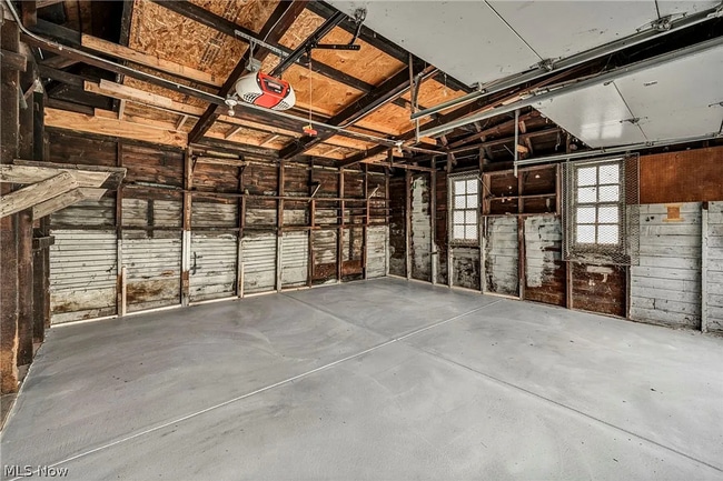 Building Photo - 5614 Drake Ave