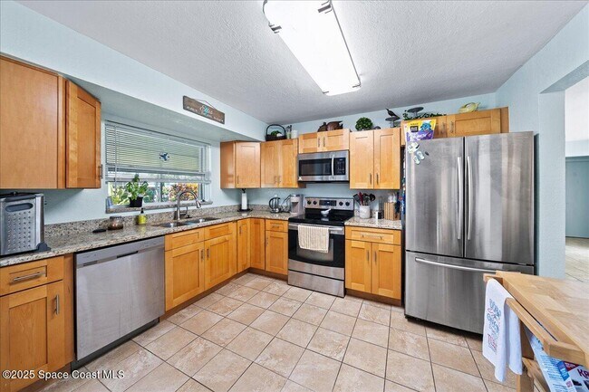 Building Photo - 317 Gemini Dr