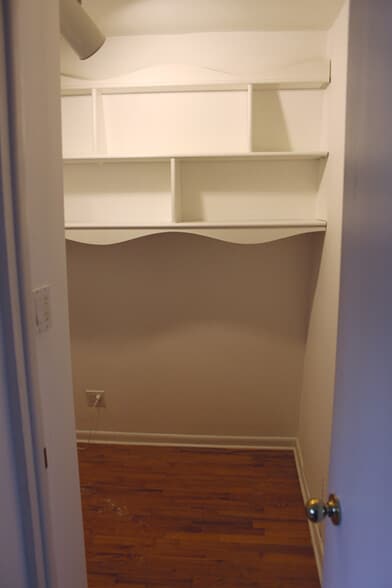 Building Photo - 26 Hollis Ln