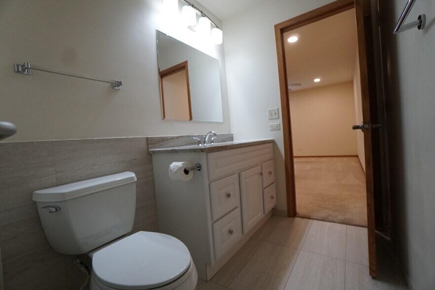 Building Photo - 6237 Trinity Dr