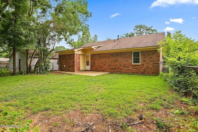 Building Photo - 757 Sandy Ln