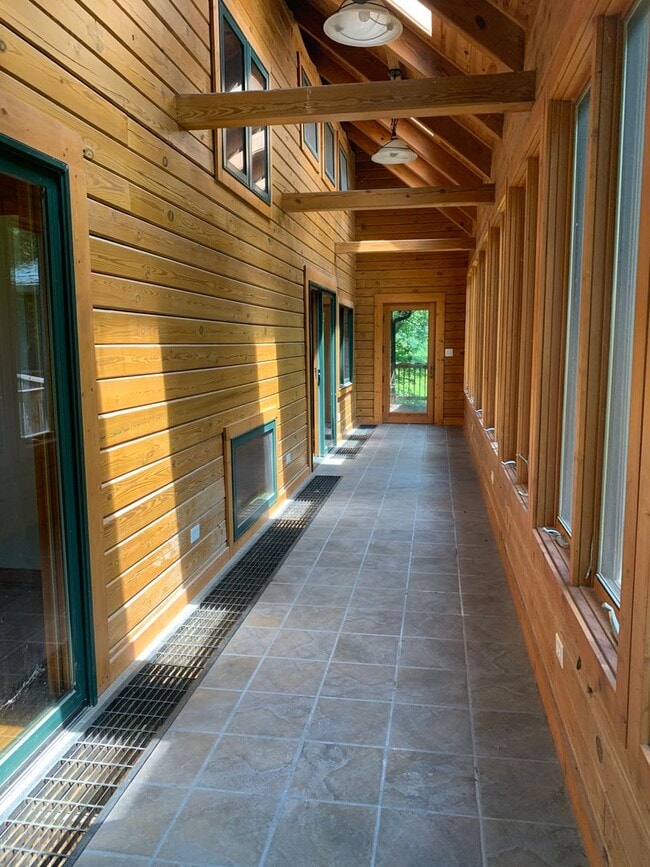 Building Photo - 504 Stuart Williams Rd