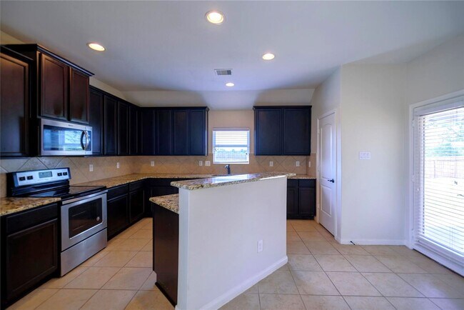 Building Photo - 20503 Parazetta Pl