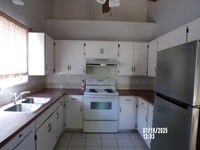 Building Photo - 099-03 - 1733-1735 NW Grant Ave. Corvallis, OR 97330