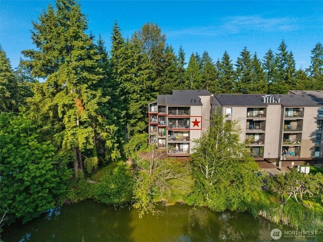 Building Photo - Resort Living at home!