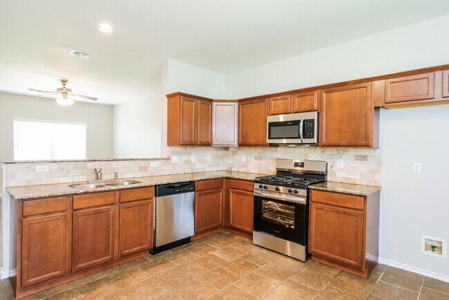 Building Photo - Check out this Wonderful Home!