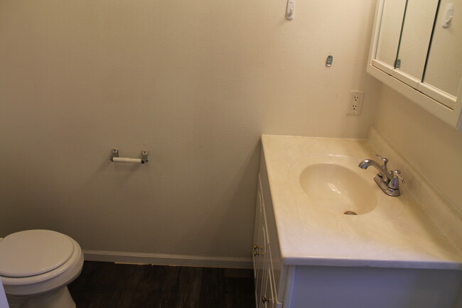 Bathroom 1 - 1121 Roosevelt St