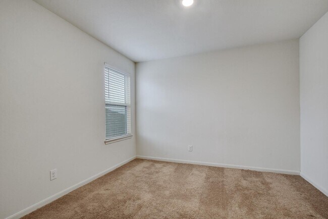 Building Photo - 11027 Chatham Ct
