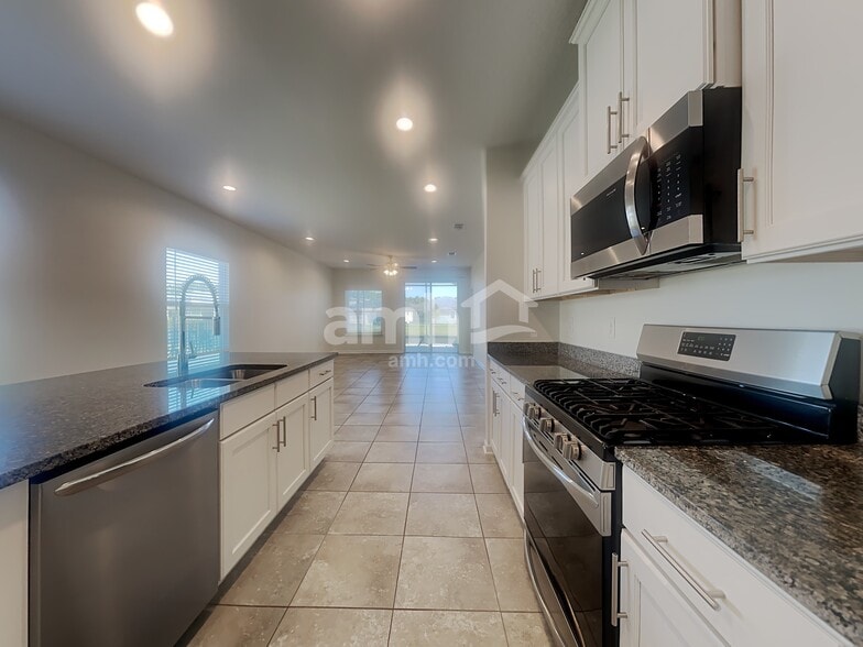 Building Photo - 3965 Heatherbrook Pl