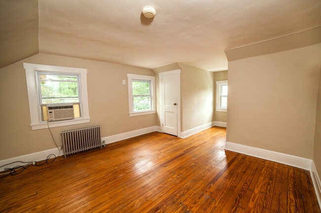 Building Photo - 25 Jardine Rd