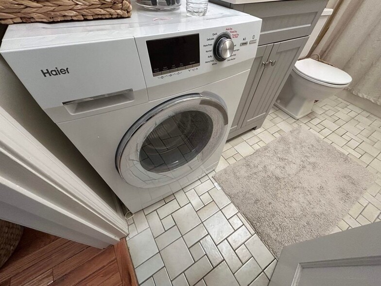 Building Photo - 163 Water, B-2