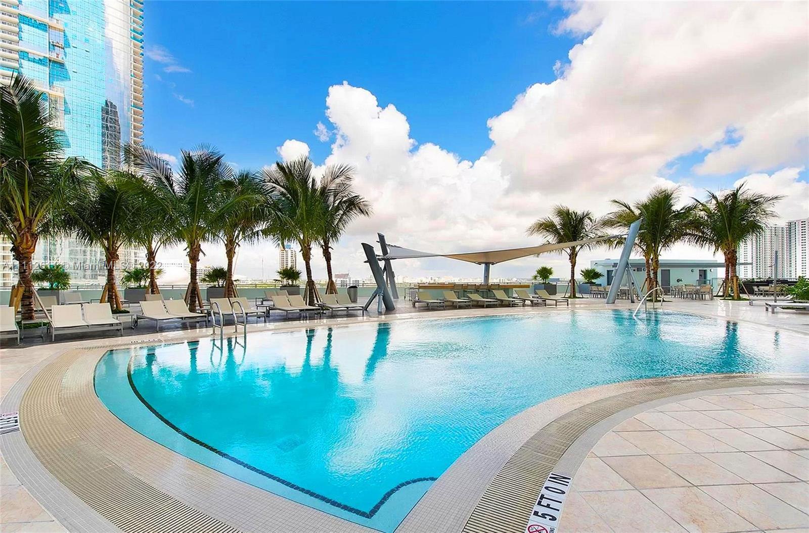 Building Photo - 900 Biscayne Blvd