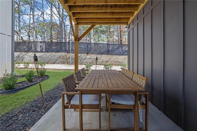 Building Photo - 3120 Godby Rd