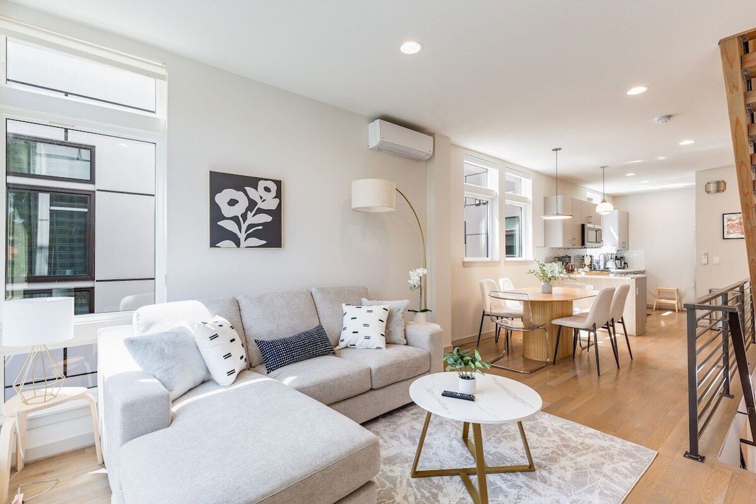 Building Photo - 2114 3rd Ave N