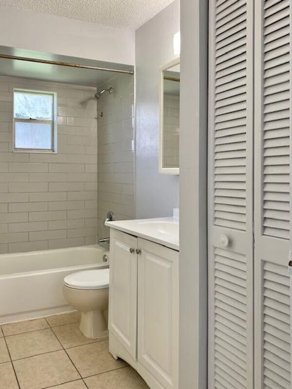 Building Photo - 4504 Ballentine Ct