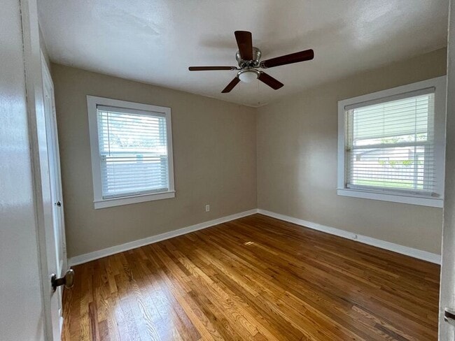 Building Photo - 1918 E Main St