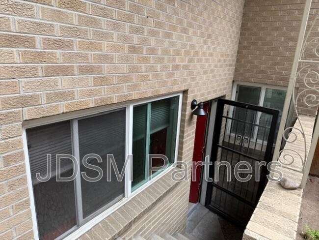 Building Photo - 1046 Harrison St