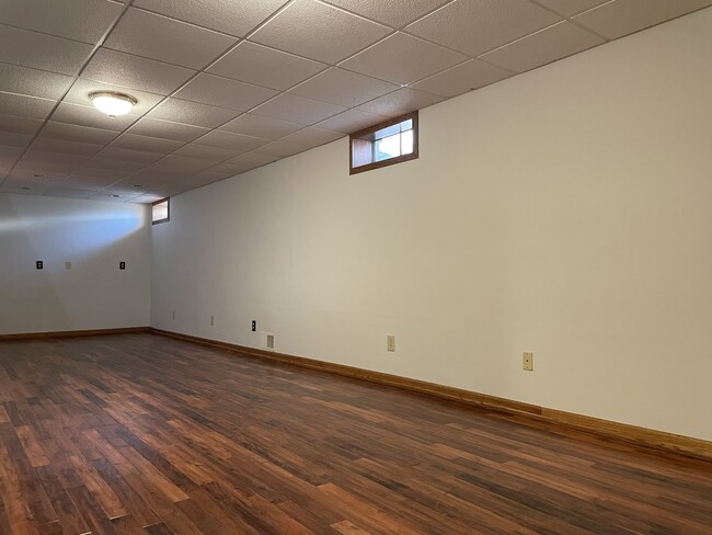 Building Photo - 1210 Acewood Blvd