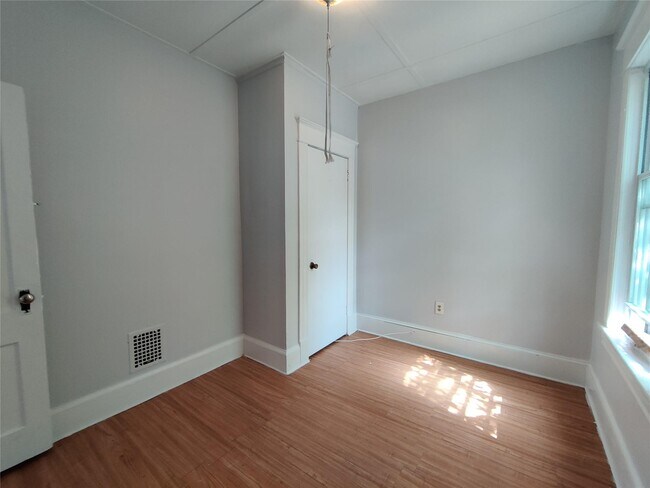 Building Photo - 85 N Hamilton St