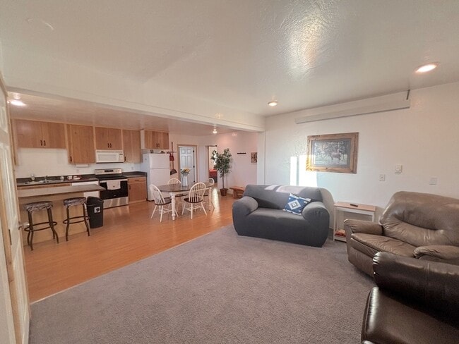 Building Photo - 705 US-191